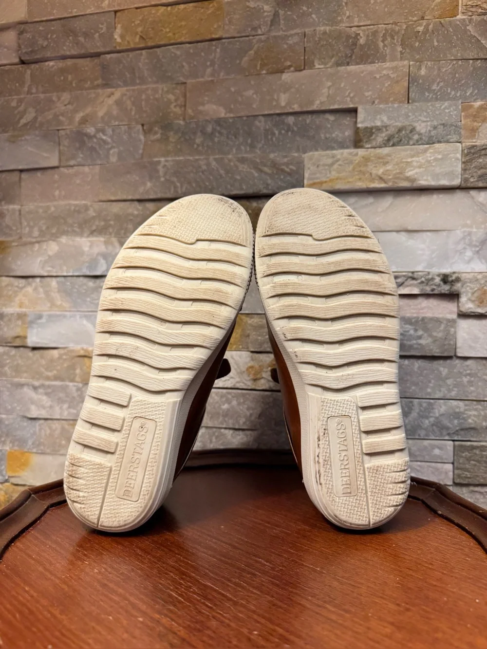 Boys Sz 2M Deer Stags Kane Brown Shoe Sneaker White Traction Sole